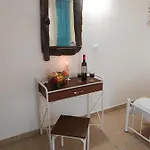 Moments Hotel Adamantas (Milos)