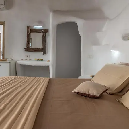 Moments Adamantas (Milos)