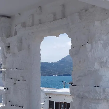 Moments Adamantas (Milos)