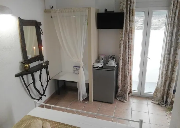 Moments * Adamantas (Milos)