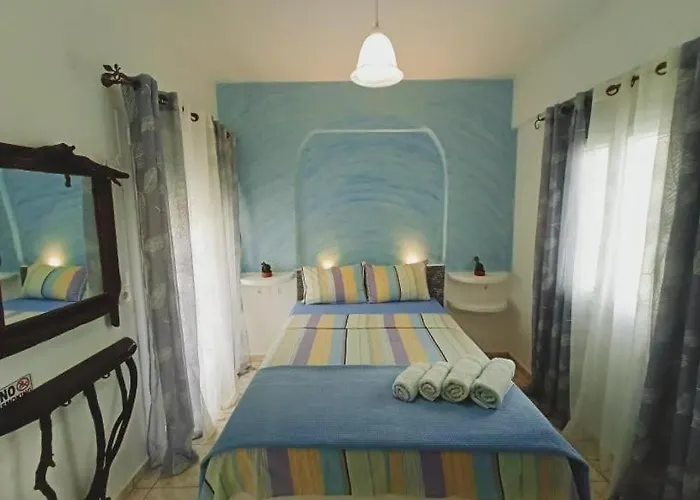 Moments Adamantas (Milos)