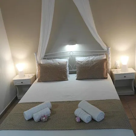 Hotel Moments Adamantas (Milos)