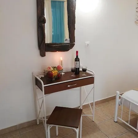 Moments Hotel Adamantas (Milos)