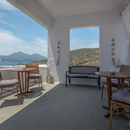 Moments Adamantas (Milos)