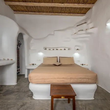 Hotel Moments Adamantas (Milos)